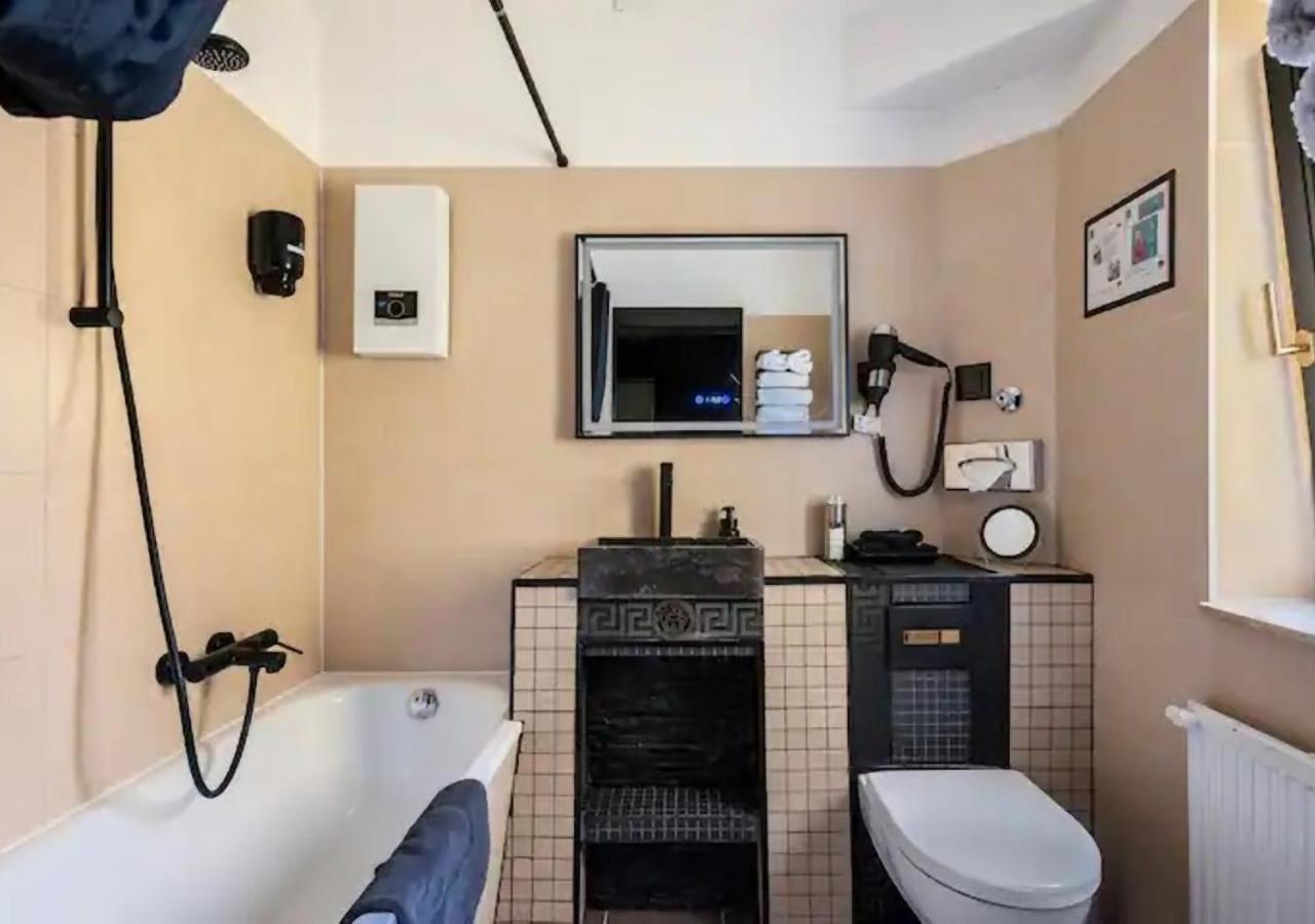 Miet-Kamp Ruhig, Zentral, Nahe Messe, Ausgefallenes Design 2 Schlafzimmer Berlin Exteriör bild